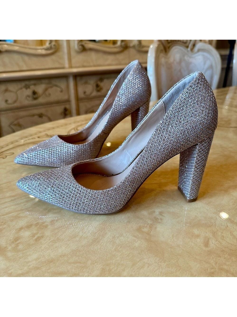 Badgley Mischka rose gold beige heels - Picture 4 of 16